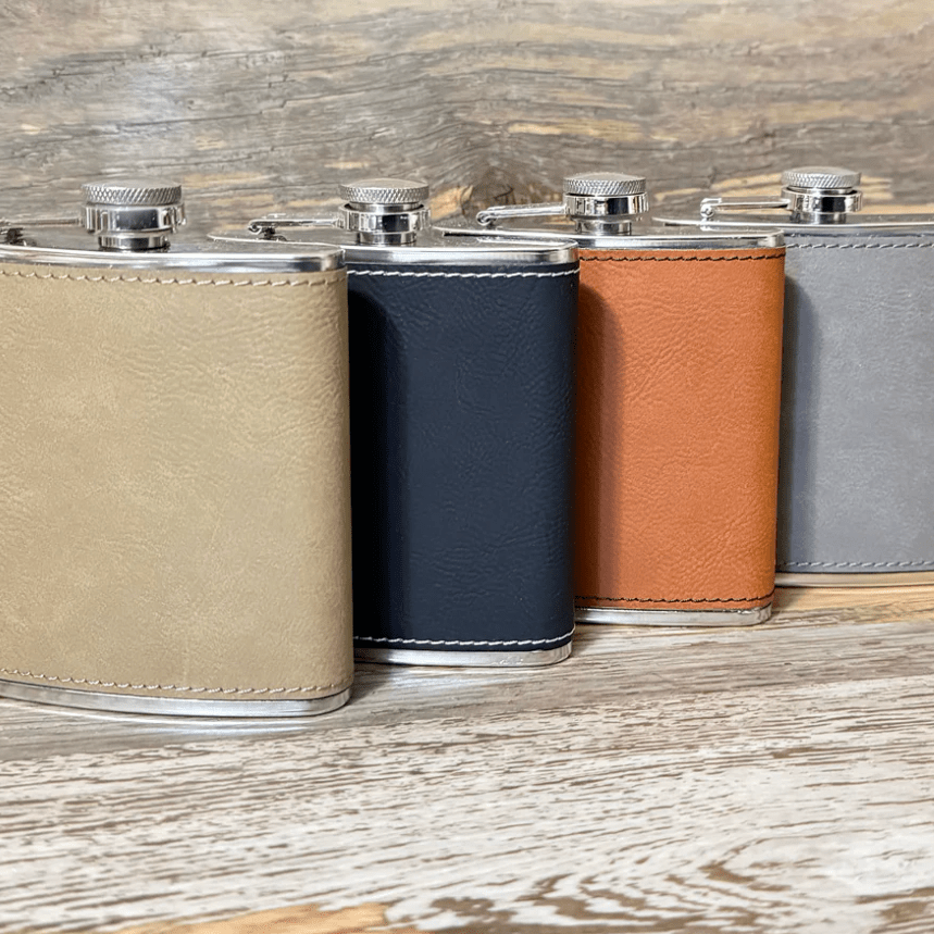 Personalized Leatherette Flask β Engraved Hunting & Outdoor Gift β Keepsake Journey - Handmade for occasion β material β style - Personalized Gift Idea - Custom Engraving -